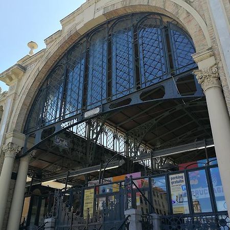 18 Torres Mercado Central Zaragoza Bagian luar foto