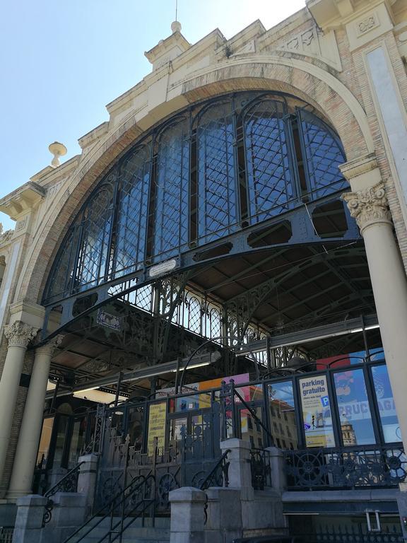 18 Torres Mercado Central Zaragoza Bagian luar foto